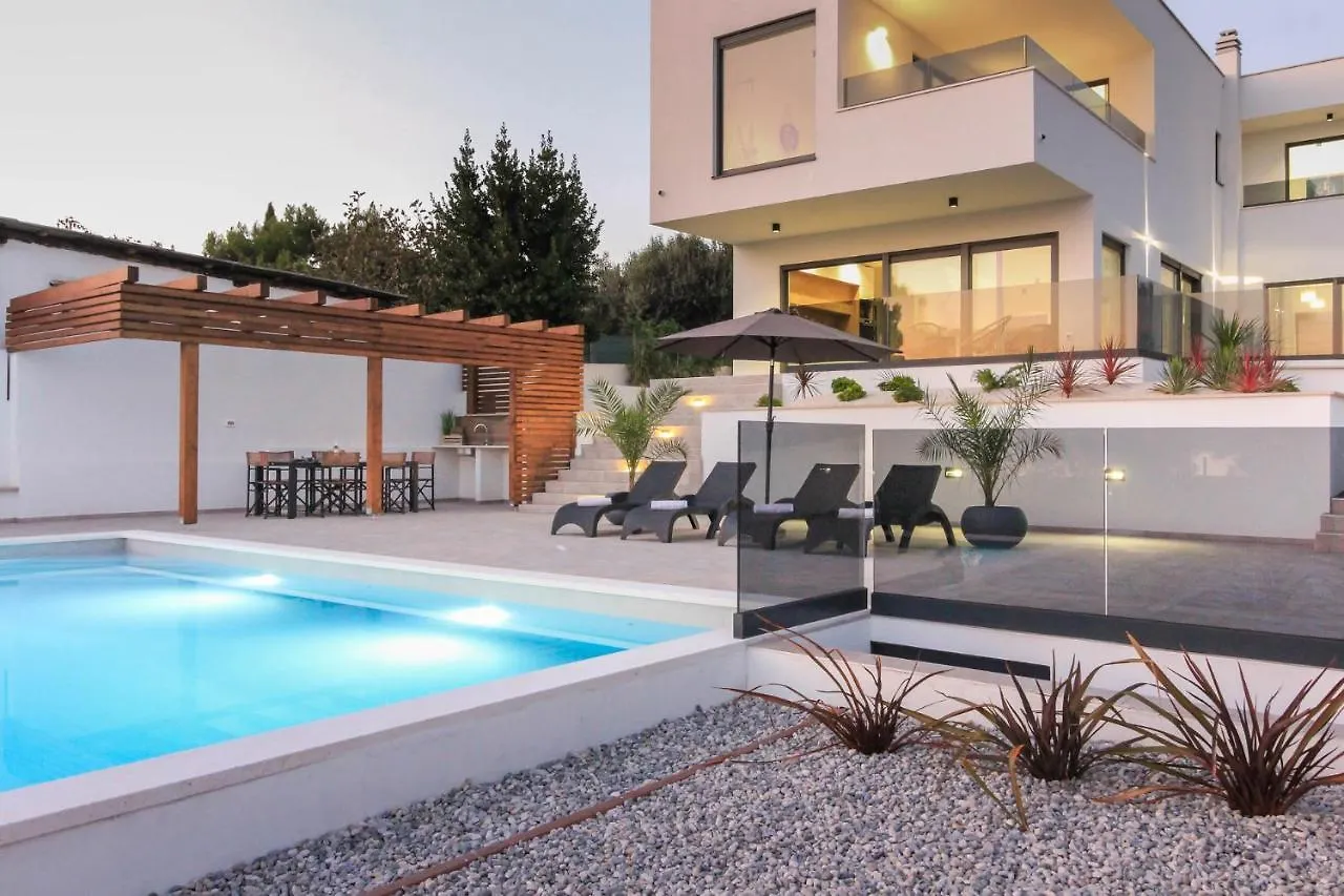 New Modern Luxury Villa Near The Beach With Sea View, Pool, Sauna , Bbq And Playground By Wiibuk Pomer