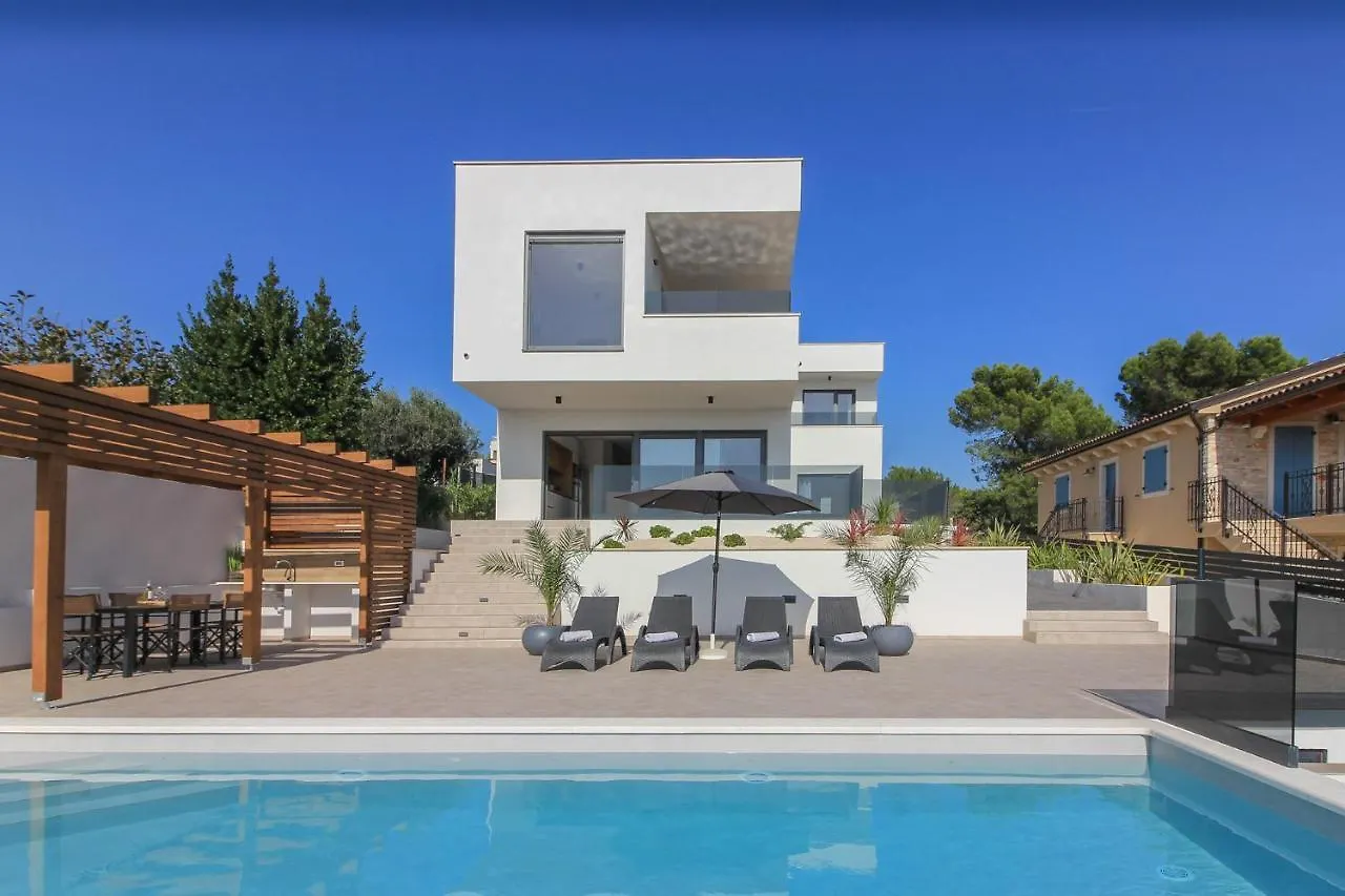New Modern Luxury Villa Near The Beach With Sea View, Pool, Sauna , Bbq And Playground By Wiibuk Pomer