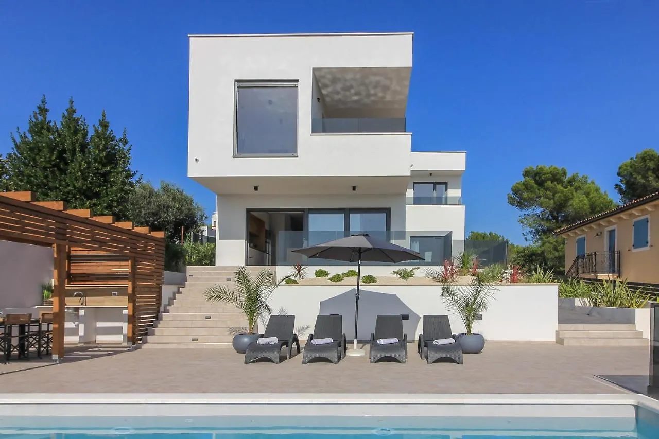 New Modern Luxury Villa Near The Beach With Sea View, Pool, Sauna , Bbq And Playground By Wiibuk Pomer Croatia