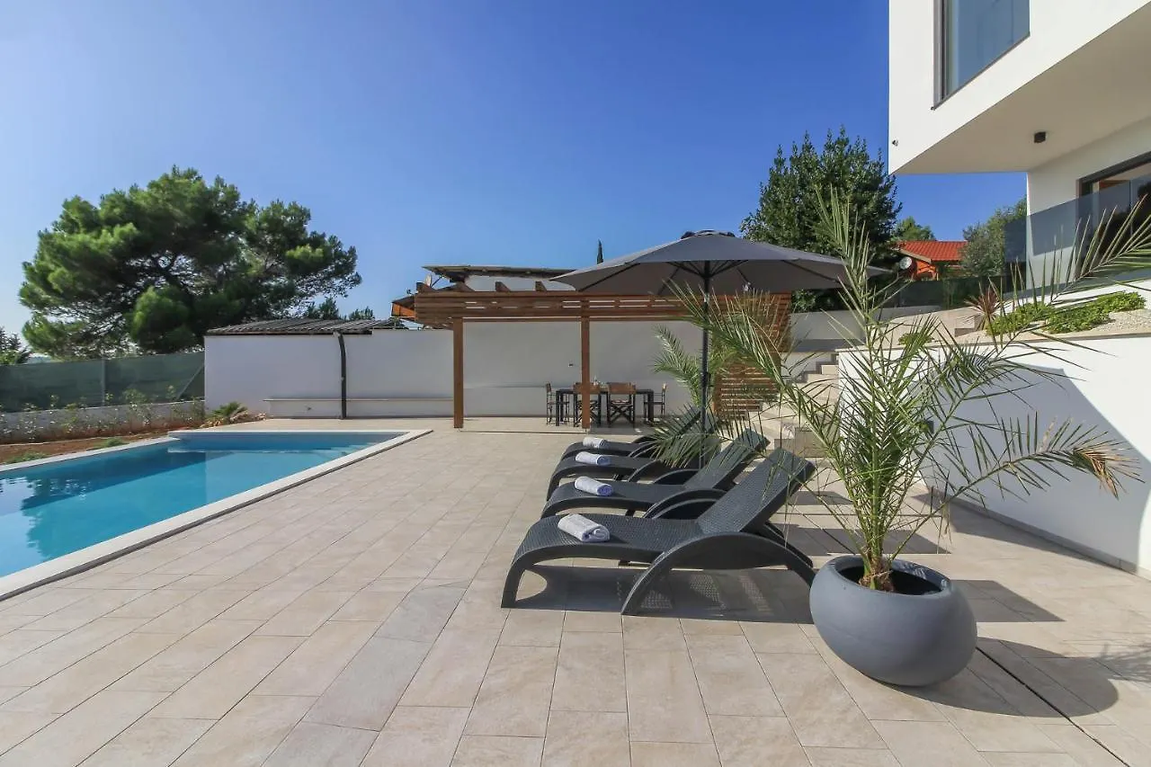 New Modern Luxury Villa Near The Beach With Sea View, Pool, Sauna , Bbq And Playground By Wiibuk Pomer