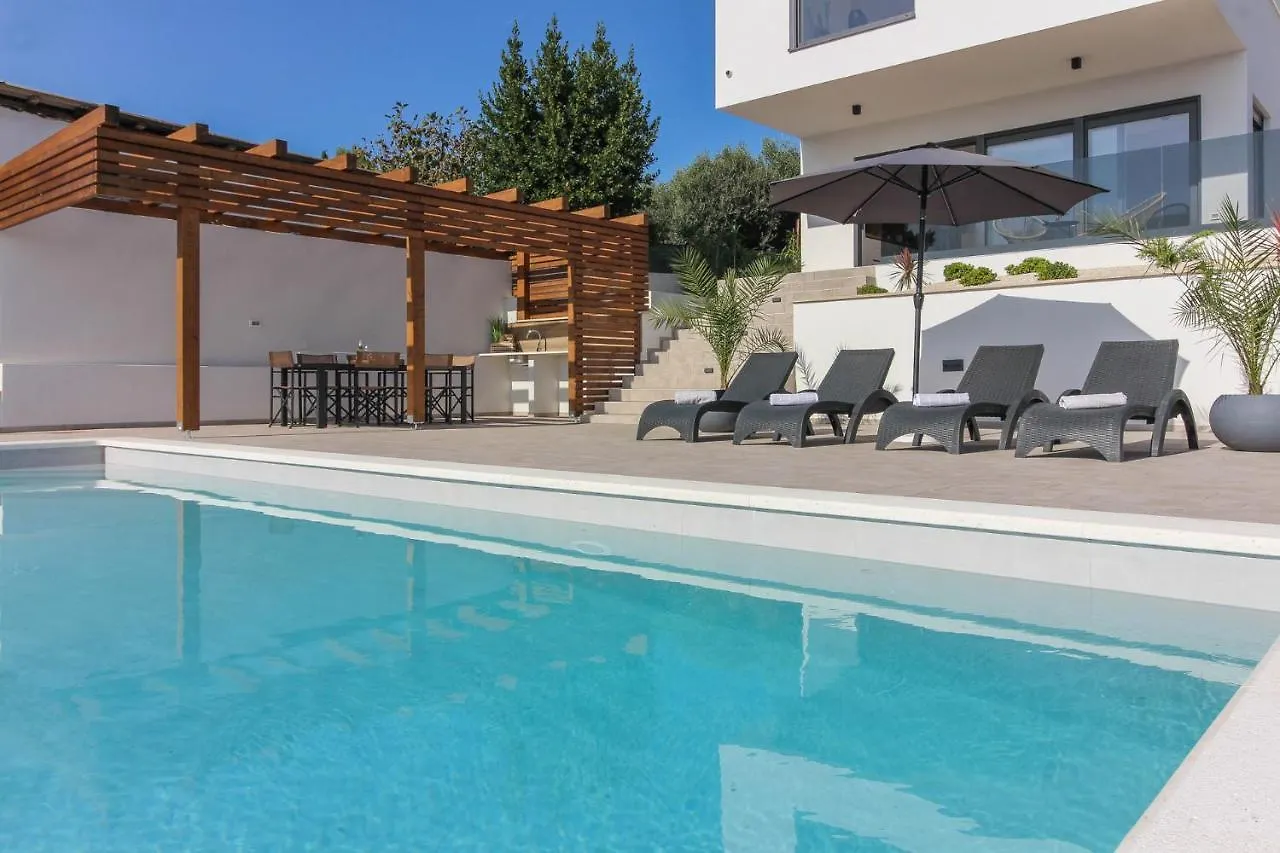 New Modern Luxury Villa Near The Beach With Sea View, Pool, Sauna , Bbq And Playground By Wiibuk Pomer 0*,  Croatia